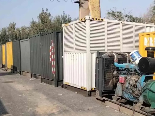 赣县200KW柴油发电机机组每小时油耗是多少？